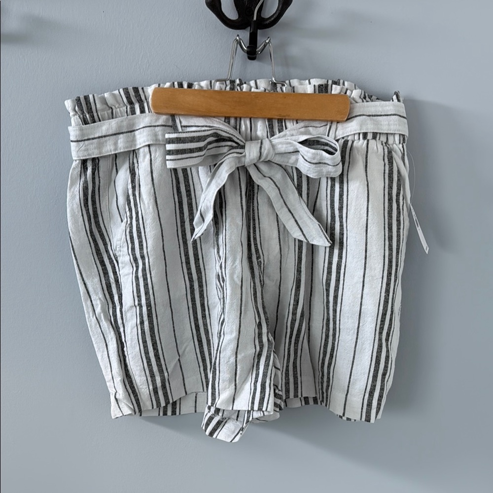 Old Navy High Waist Black and White Shorts